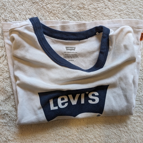 Levi's cropped T-shirt - Picture 2 of 2